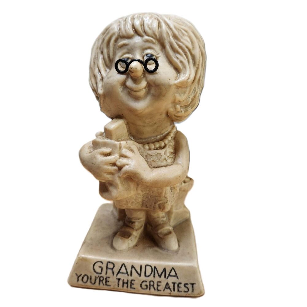 W&R Berries “Grandma You’re The Greatest” Figurine #9065 – 1973 USA Made